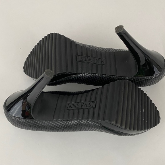 NINE WEST Rewindo Textured Pumps - Picture 6 of 6